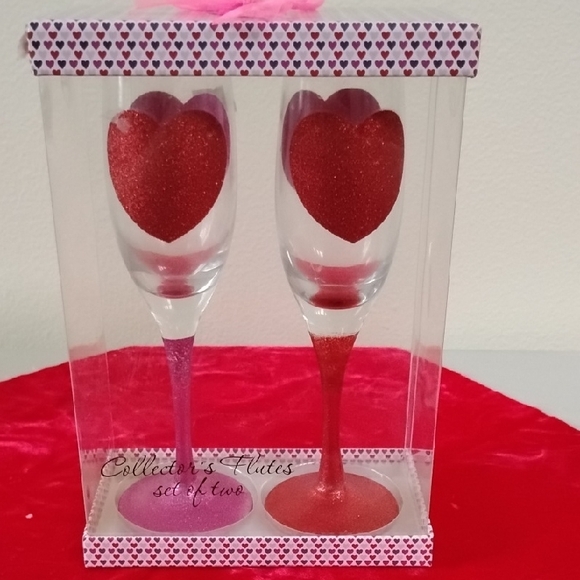 D- NWT Heart Design Champagne Flutes - Set of 2 - Picture 2 of 10